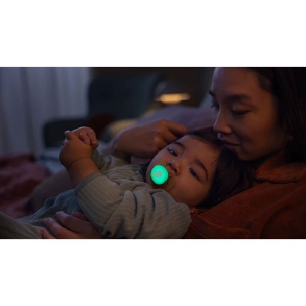 Philips Avent Ultra Soft Nighttime Lot de 2 Sucettes Phosphorescentes 6-18 Mois - Coloris et motifs aléatoires