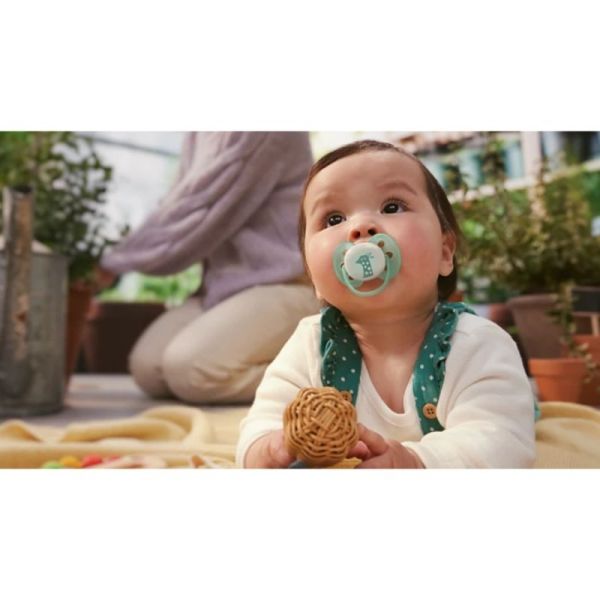 Philips Avent Ultra Soft Nighttime Lot de 2 Sucettes Phosphorescentes 6-18 Mois - Coloris et motifs aléatoires