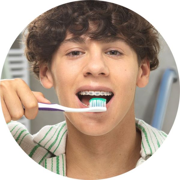 GUM Ortho 124 Brosse à Dents – Hygiène et soin orthodontique
