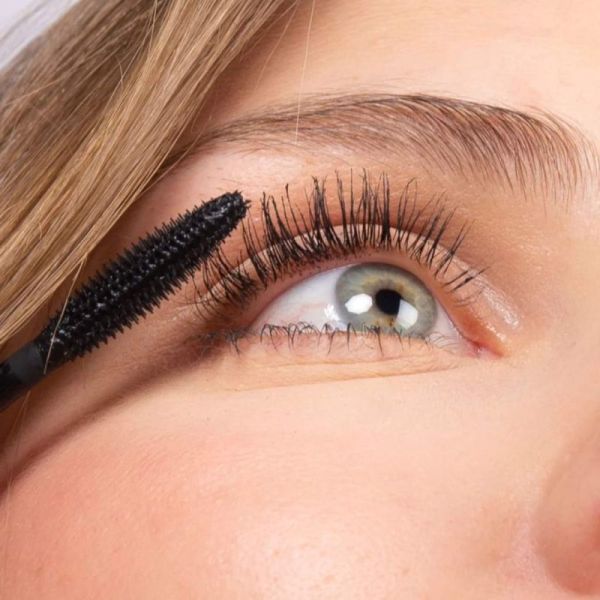 Charlotte Bio Mascara Volume Boost Naturel Noir 8ml - Densifie et sublime le regard des yeux sensibles