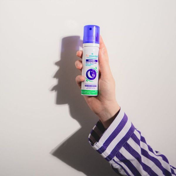 Puressentiel Spray Aérien Sommeil aux 12 Huiles Essentielles 200 ml – Favorise la relaxation, calme les tensions et améliore le sommeil
