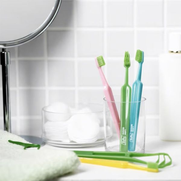 TePe Gratte Langue - 1 unité - Coloris Aléatoire - Élimine les bactéries et prévient la mauvaise haleine