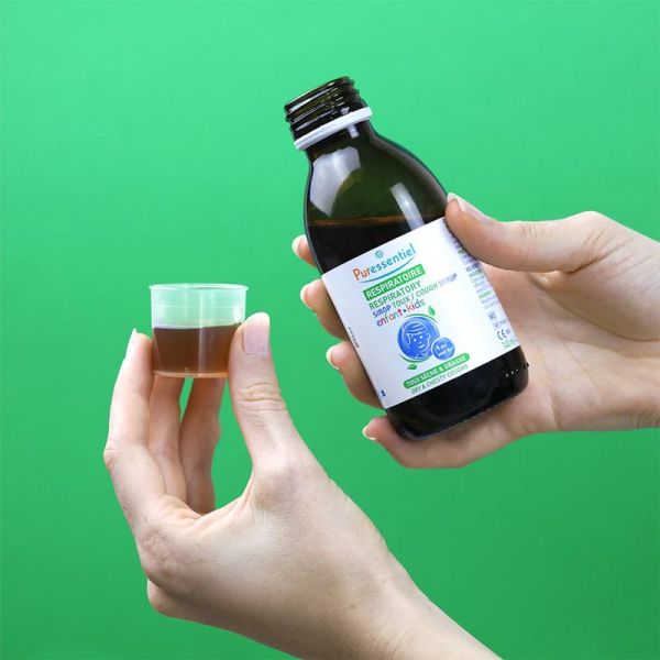 Puressentiel Respiratoire Sirop Enfant Toux Sèche & Grasse 140 ml – Calme la toux, hydrate le mucus et protège la gorge dès 1 an