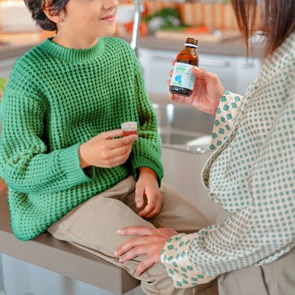Puressentiel Respiratoire Sirop Enfant Toux Sèche & Grasse 140 ml – Calme la toux, hydrate le mucus et protège la gorge dès 1 an