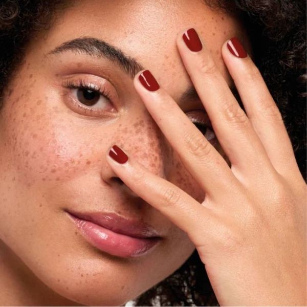 Poderm Vernis Color Care Tea Tree Rouge Allure 8 ml - Vernis soin rouge élégant longue tenue