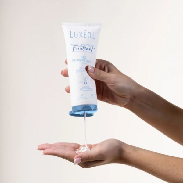 Luxéol Après-Shampooing Fortifiant Tube 200 ml - Démêle instantanément, renforce la fibre capillaire et apporte vitalité aux cheveux fatigués