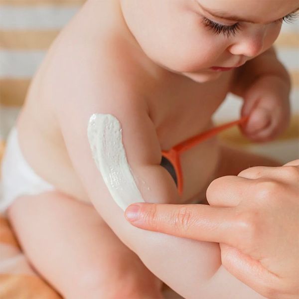 Biolane Expert Crème Solaire SPF50 - 100 ml - Haute protection pour bébé, visage et corps