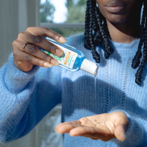 Puressentiel Gel Antibactérien aux 3 Huiles Essentielles 80 ml – Format poche désinfectant voyage