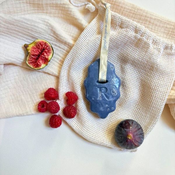 Respectueuse Shampoing Solide Déjaunissant - 75 g - Neutralise les reflets jaunes et sublime les cheveux clairs