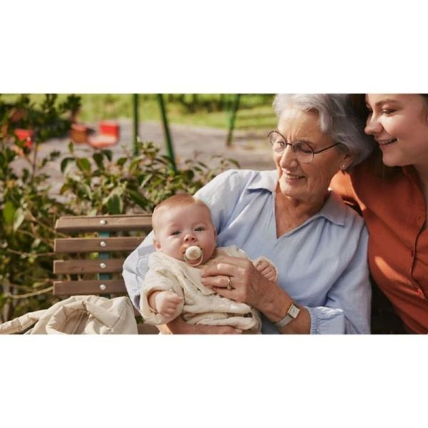 Philips Avent Ultra Soft Nighttime Lot de 2 Sucettes Phosphorescentes 0-6 Mois - Motifs et coloris aléatoires