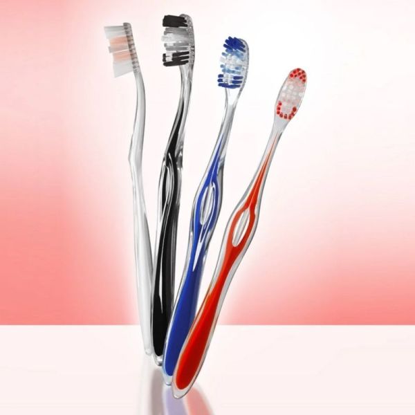 Elgydium Inspiration Brosse à Dents Souple - 1 unité - Couleur : Noir - Design élégant et brossage efficace en douceur