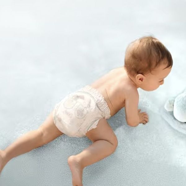 Pampers Premium Protection Pants Taille 4 de 9 à 15kg - 31 couches – Confort et anti-marques rouges