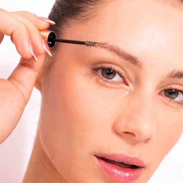 Charlotte Bio Gel Mascara à Sourcils Teinté Brun – Structure, densifie et fixe sans effet carton