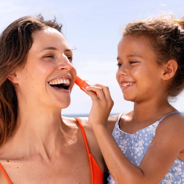 SVR Sun Secure Easy Stick rechargeable SPF50+ Fini invisible - 10g