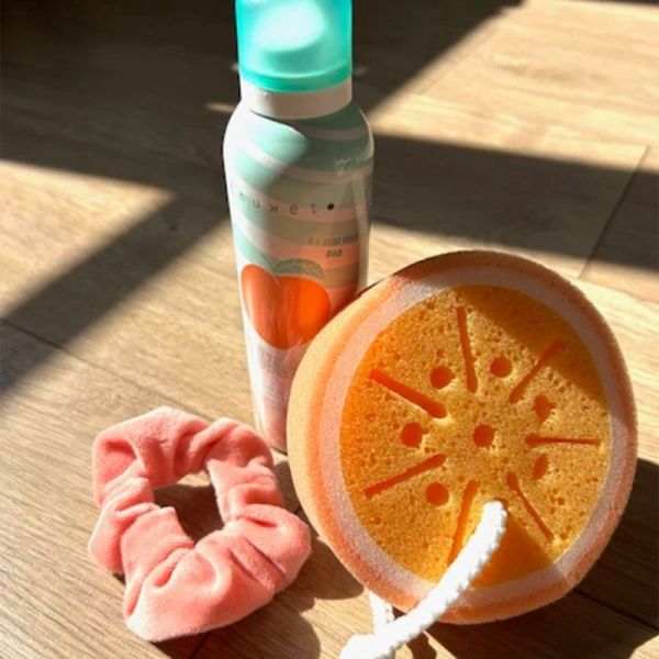 Inuwet Coffret Bubble Peach - Mousse de Douche, Éponge et Chouchou - Hydratation et moment cocooning