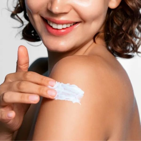 Aderma Lait Corps Hydratant 72H - 400 ml - Peaux Fragiles et Délicates