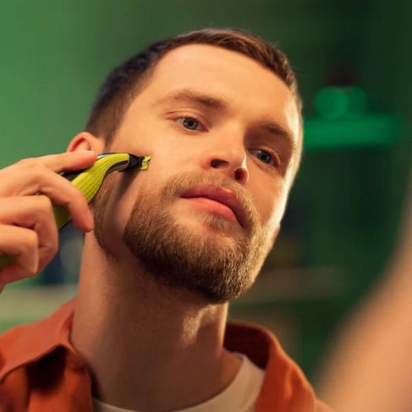 Philips OneBlade 360 Visage Rechargeable Rasoir QP2734/23 - Tailler, styliser et raser facilement toutes les longueurs