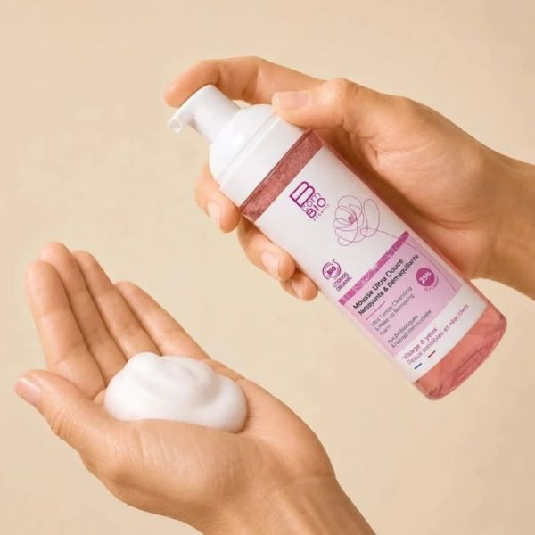 BcomBIO Mousse Nettoyante Ultra Douce et Démaquillante 170ml - Nettoie et démaquille en douceur les peaux sensibles