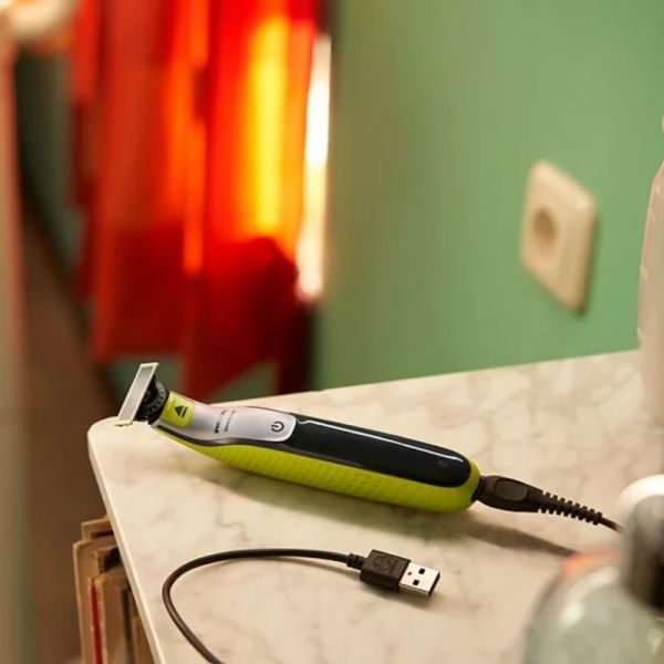 Philips OneBlade 360 Visage Rechargeable Rasoir QP2734/23 - Tailler, styliser et raser facilement toutes les longueurs