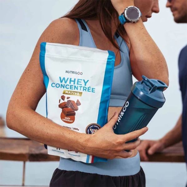Nutri&Co Whey Concentrée Protéine Native Goût Chocolat 900g – Prise de masse et récupération musculaire