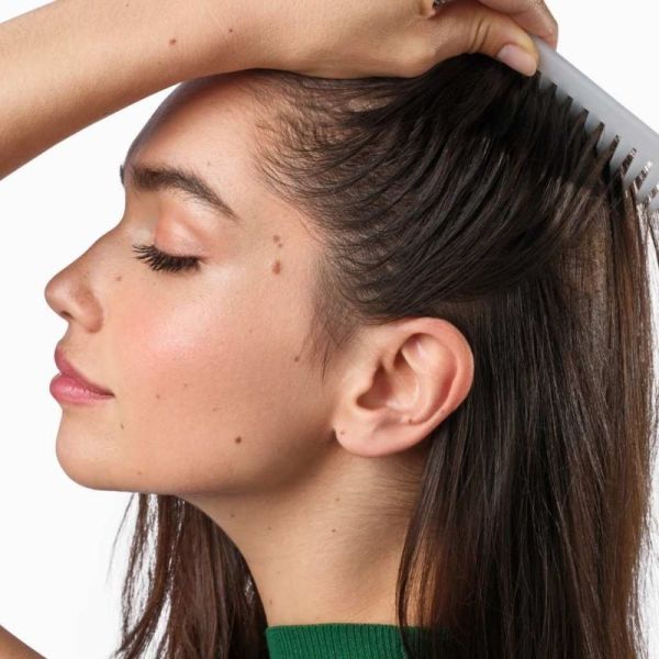 Klorane Galanga Shampoing Traitant et Rééquilibrant 200 ml - Elimine jusqu'à 100% des pellicules dès la 1ère application