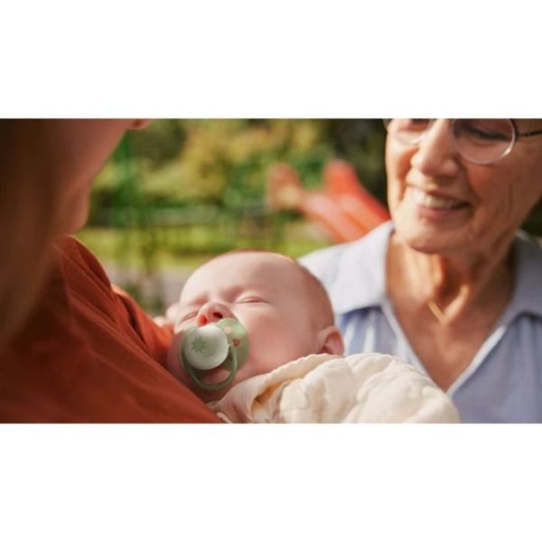 Philips Avent Ultra Soft Nighttime Lot de 2 Sucettes Phosphorescentes 0-6 Mois - Motifs et coloris aléatoires